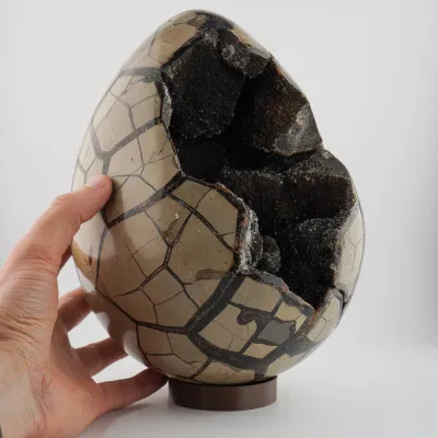 Dračie vajce septárie Madagaskar 8,1kg