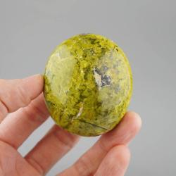 Opál zelený tromlovaný kameň