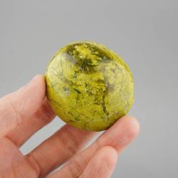 Opál zelený tromlovaný kameň