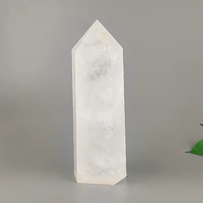 Krištáľ obelisk