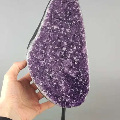Ametystová drúza na stojane