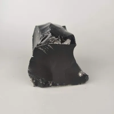 Neopracovaný kameň - čierny obsidián