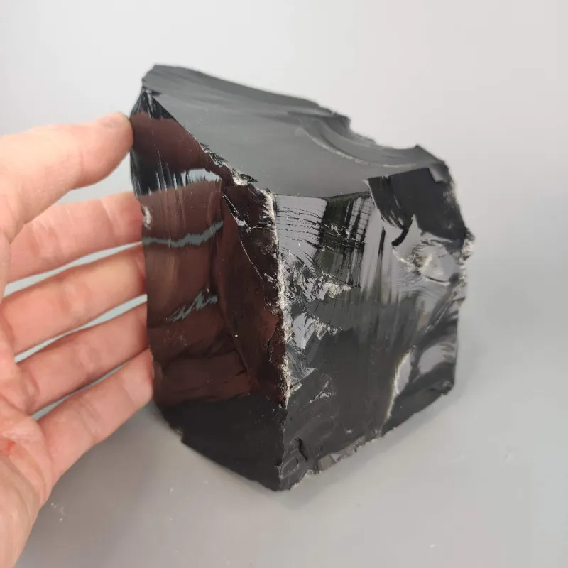 Neopracovaný kameň - čierny obsidián